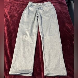 Men’s Nike therma fit sweatpants